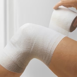 Leukoplast Elastomull obinadlo bílé kohez.8cmx4m 1ks