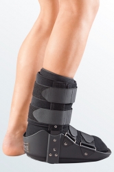 protect.Walker boot short